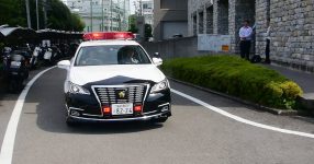 パトカーの新サイレンに「キュイーン」高知県警が試み